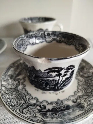 La Cartuja Pickman Sevilla. 4 tazas y platos