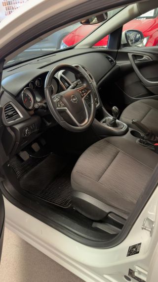 Opel Astra 1.7 CDTi 110cv 2014