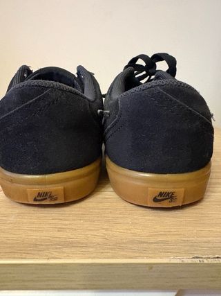 Zapatillas Nike Negras Suela Marrón