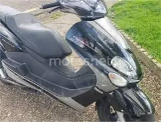 Yamaha Majesty 125 Negra/Gris contacto 638370437