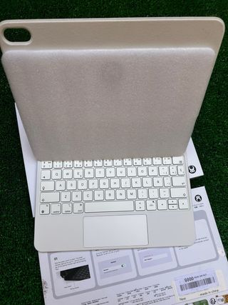 HOU Custodia con Tastiera per iPad 11Gen A16 + Penna Metapen A8