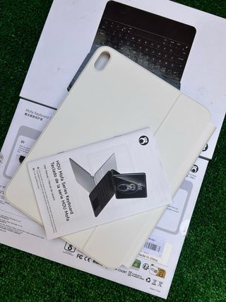 HOU Custodia con Tastiera per iPad 11Gen A16 + Penna Metapen A8