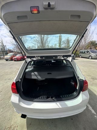 BMW Serie 3 - 318D tourning 2010