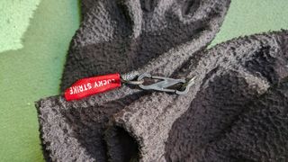 Conjunto de gorro y guantes de Lucky Strike