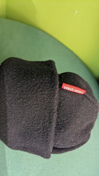 Conjunto de gorro y guantes de Lucky Strike