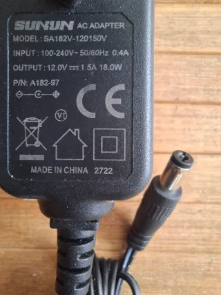 Cargador 12V 1.5A (18W) Sunun - SA182V-120150V