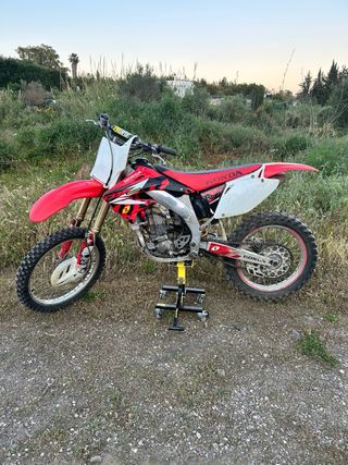 Honda 450 R Motocross Roja y Blanca