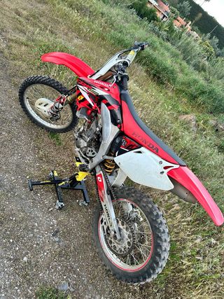 Honda 450 R Motocross Roja y Blanca