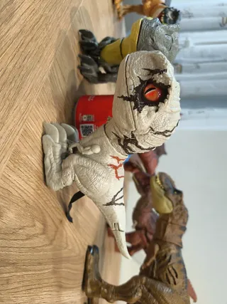 Pack Bebé Velociraptor Blue e Indoraptor