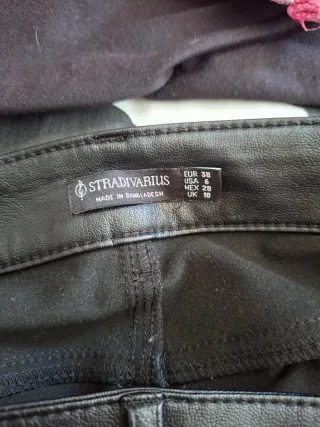 Pantalones polipiel negros Talla 38