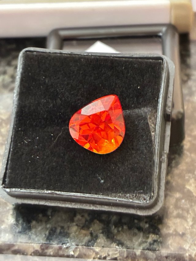 Zafiro Padparadscha 5.05 Ct Pera Naranja
