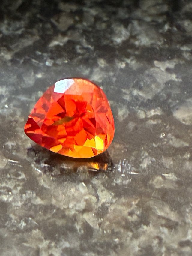 Zafiro Padparadscha 5.05 Ct Pera Naranja