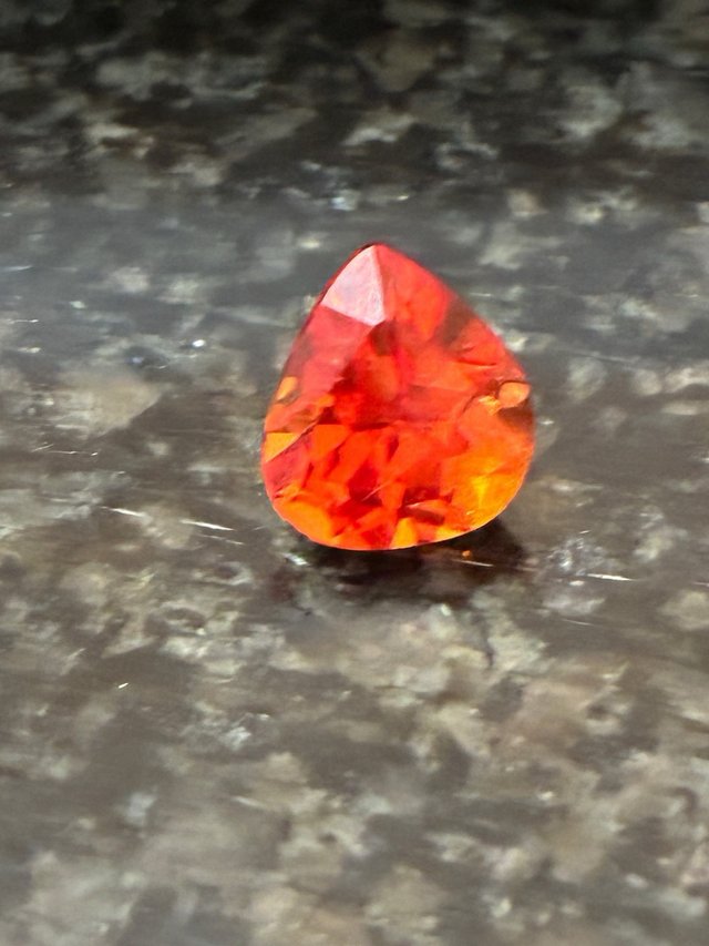 Zafiro Padparadscha 5.05 Ct Pera Naranja
