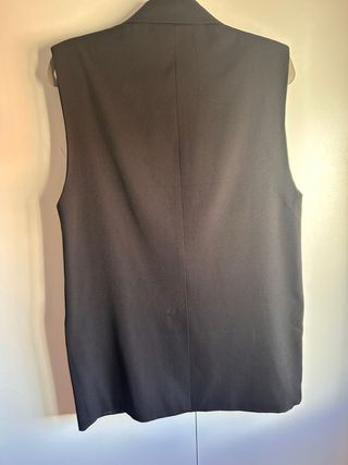 Chaleco negro Stradivarius