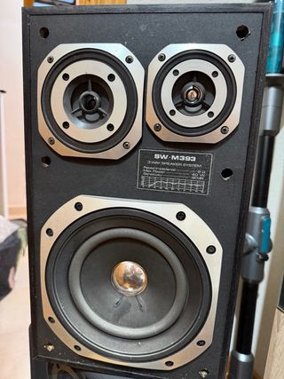 Altavoces Akai Negros