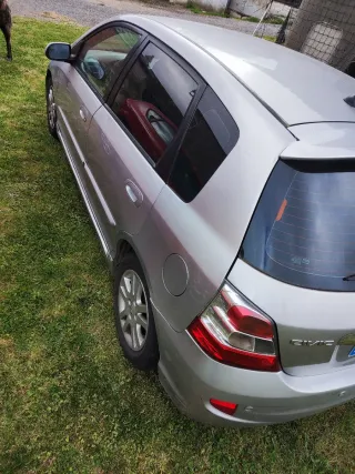 Honda Civic Gris con Radio Navegador y Cámara