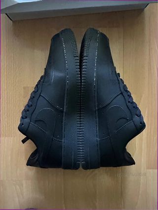 Nike Air Force 1 '07 Negras Talla 42