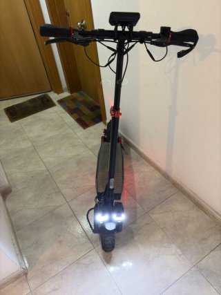 Patinete Eléctrico con Luces LED