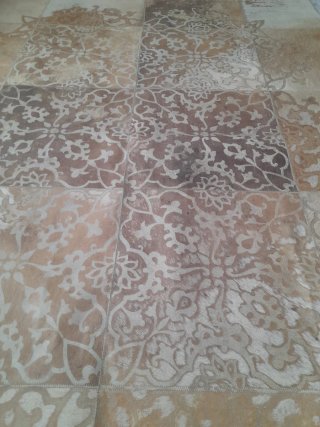 Alfombra de cuero patchwork beige y marrón