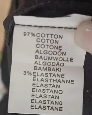 Gabardina Negra con Flores Multicolor