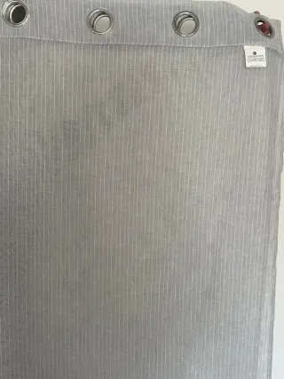 2 Cortinas Grises con Líneas Blancas