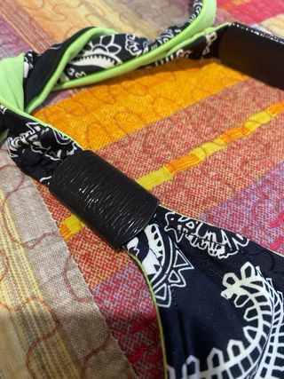 Costume da bagno bikini nero e verde