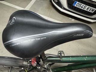 Bicicleta Urbana con Cesta Verde