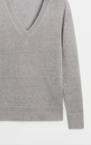 Jersey gris cuello pico