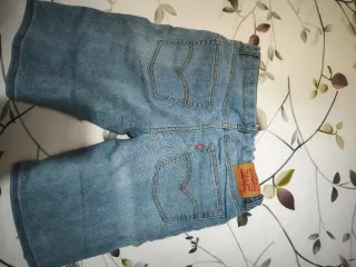 Pantalón corto Levis chico Talla 16 equivale XS