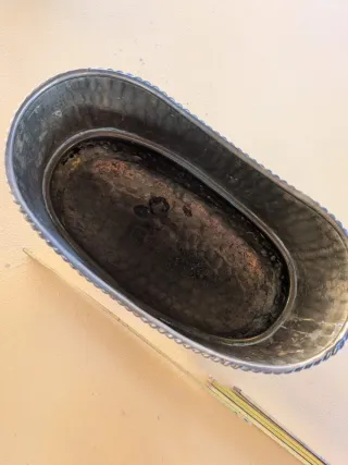 Portavasi in ottone con manici a forma di leone