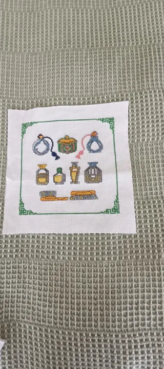 Cuadros bordados tela para enmarcar, están forrado