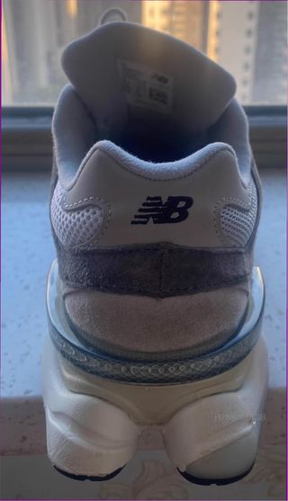 New Balance 9060 Gris Talla 42