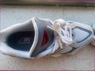 New Balance 9060 Gris Talla 42