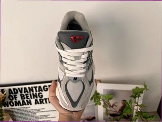 New Balance 9060 Gris Talla 39.5