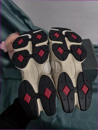 New Balance 9060 Talla 40 Gris