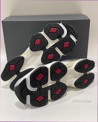 New Balance 9060 Gris Talla 42