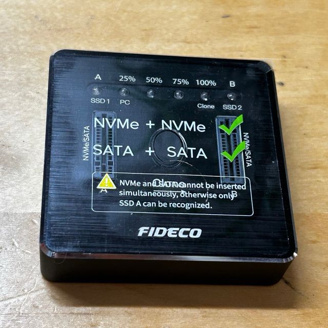 Fideco M2288 estación acoplamiento dos SSD M.2