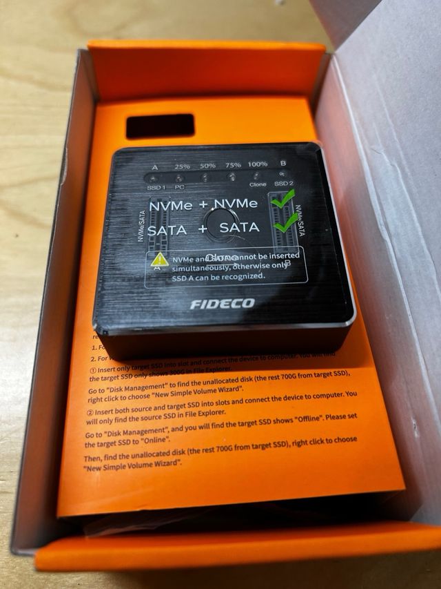 Fideco M2288 estación acoplamiento dos SSD M.2