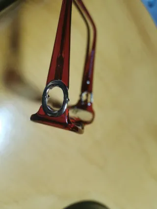 Gafas de vista marrones y rojas