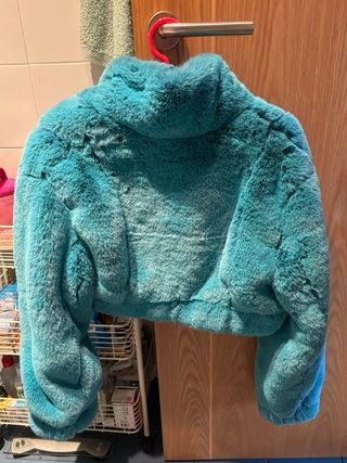 Bershka abrigo pelo azul