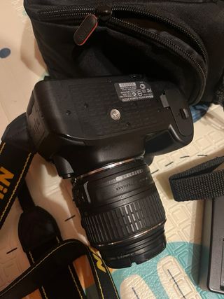 Cámara Nikon D5200 + Funda