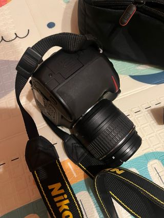 Cámara Nikon D5200 + Funda