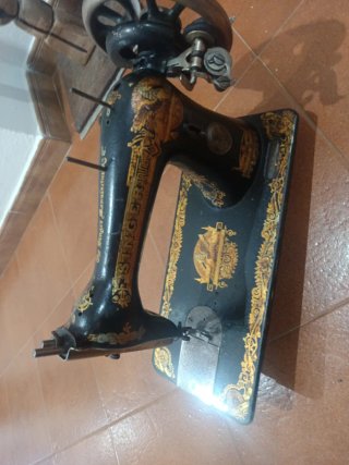 Máquina de coser Singer antigua