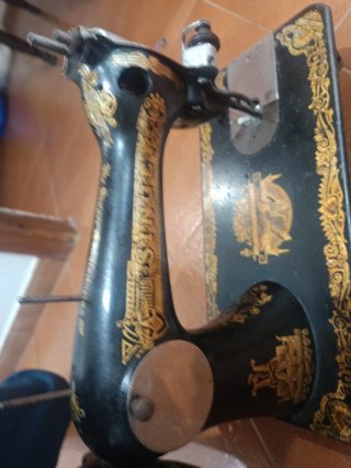 Máquina de coser Singer antigua