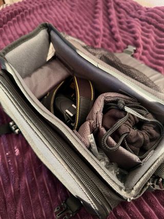 Cámara Nikon D5100 + accesorios