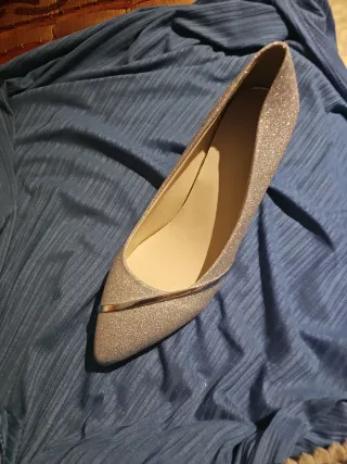 Zapatos de tacón plateados para mujer