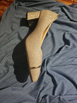 Zapatos de tacón plateados para mujer