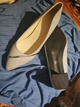 Zapatos de tacón plateados para mujer