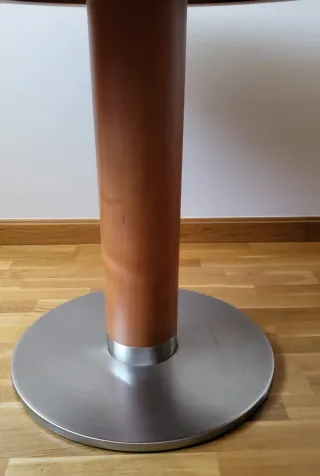 Mesa redonda comedor.