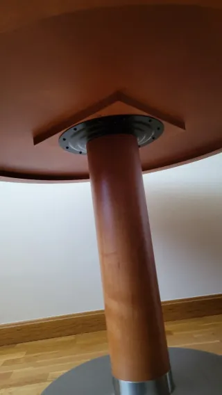 Mesa redonda comedor.